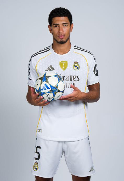 英超榜首战！十人切尔西1-1阿森纳主场7年不胜，马雷斯卡炮轰主裁（英超榜首对决：十人切尔西1-1阿森纳，主场七年无胜，马雷斯卡怒斥主裁）