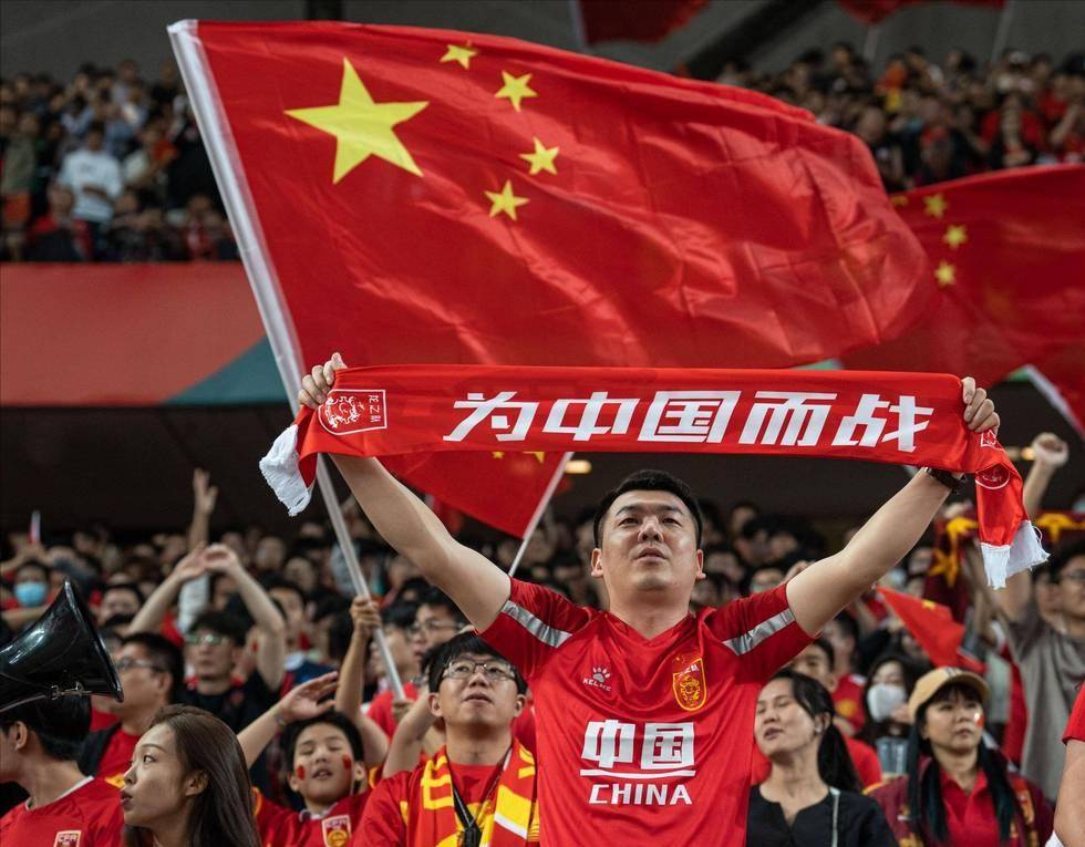 杨瀚森首发出战7分54秒，得到1篮板1失误4犯规。