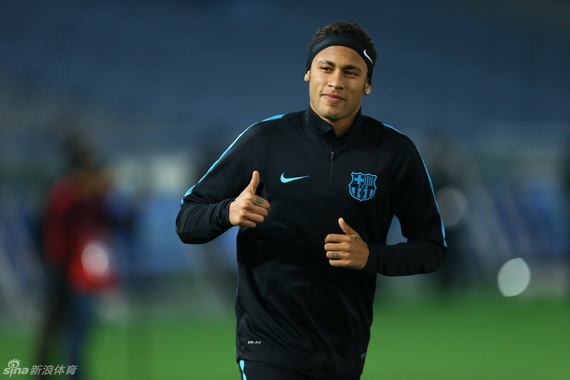 拜仁本赛季12轮保持不败，领跑积分榜，轰入44球，攻防俱佳，明日将迎战柏林联合。