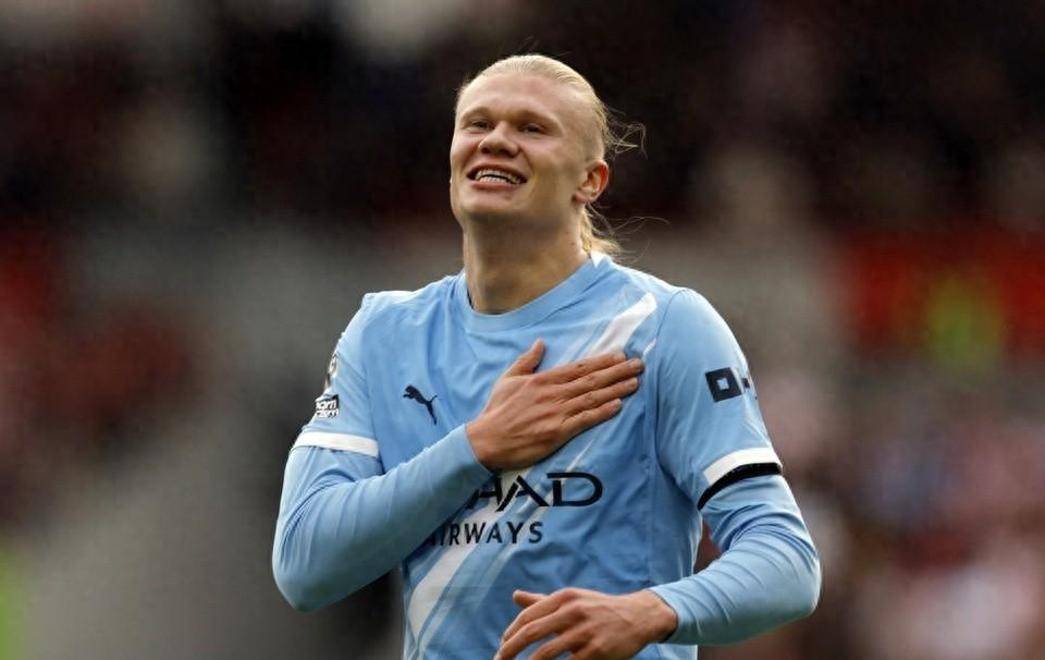 罗马欧联杯名单：迪巴拉、科内领衔 苏莱、埃文·弗格森在列（罗马公布欧联杯大名单：迪巴拉、科内领衔，苏莱与埃文·弗格森入选）