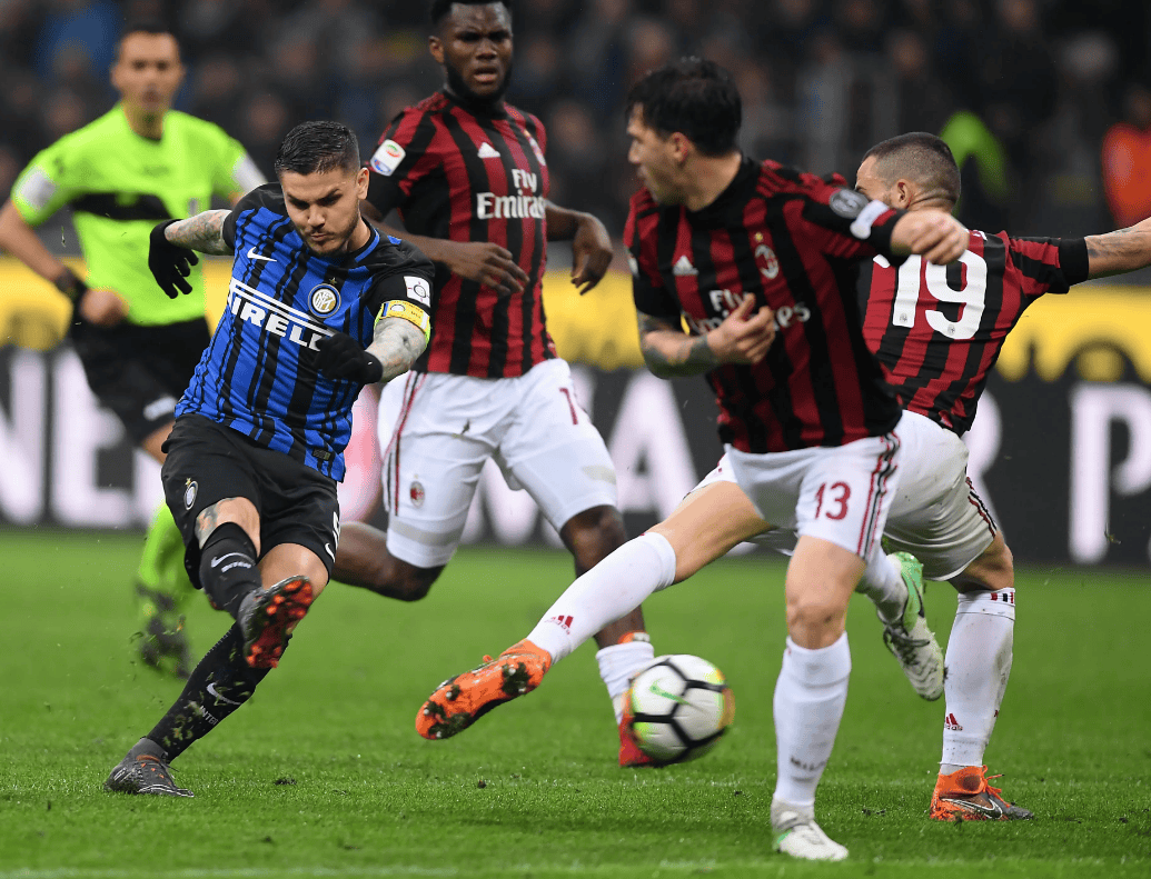 德容：不应该再和上赛季比较了，上赛季我们也没拿到欧冠冠军（德容：本季不必再拿上季作比较，上季我们也未能夺得欧冠）