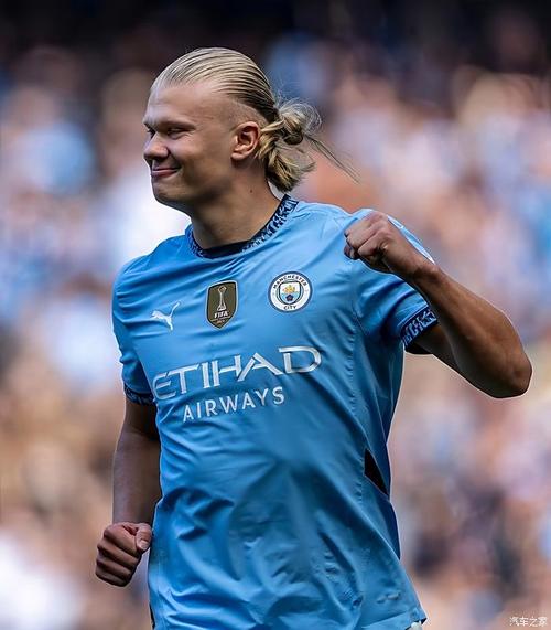 欧协联半场：乌切闪击破门，西塞疑似逃点，水晶宫1-0古比斯（欧协联半场战报：乌切闪击先拔头筹，西塞疑似逃点，水晶宫暂1-0领先古比斯）