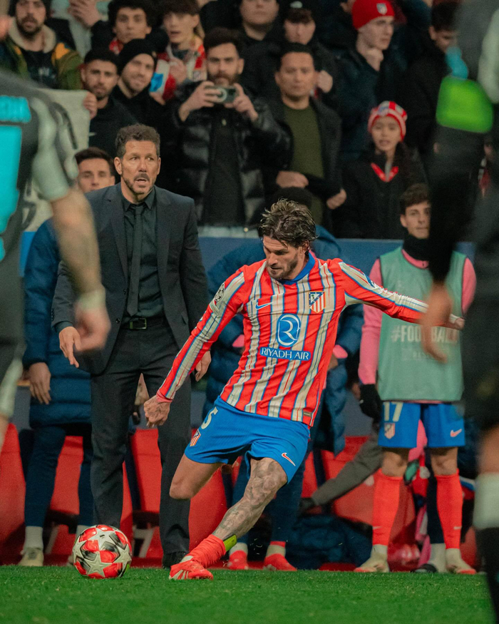 西海岸投资人：祝邵佳一在国足好运，希望广大球迷多多包容他（西海岸投资人发声：愿邵佳一国足之路顺利，望球迷多点包容）